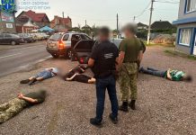 В Черновицкой области задержали чиновника военкомата и его подельников