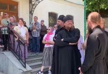 Желавшие «выкинуть» монахов из Киево-Печерской лавры чиновники ушли ни с чем