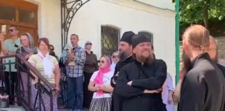 Желавшие «выкинуть» монахов из Киево-Печерской лавры чиновники ушли ни с чем