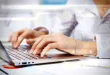 Число интернет-пользователей в России выросло в 100 раз за 25 лет