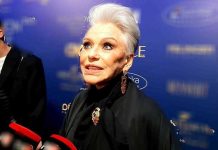 70-летняя Понаровская появилась на закрытой вечеринке: живет под Питером, гуляет с собакой