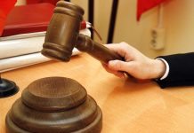 Петербурженка через суд доказала, что выполняла служебные обязанности