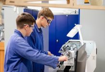 «Профессионалитет»: вчерашние школьники выбирают раннюю карьеру