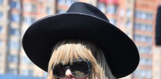 Зверев рассекретил тайные планы Пугачевой в России