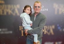 Алексей Серебряков неприлично рассказал о Новом годе и показал внучку