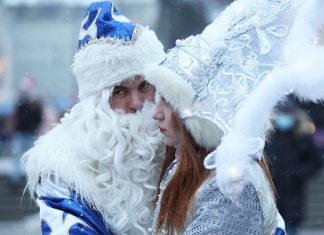 «Люди ломаются»: кто выступил против длинных новогодних праздников в России