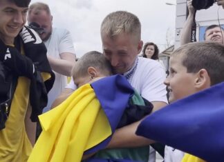 Из РФ вернули пятерых депортированных детей-сирот