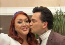 Женщина, ставшая женой своего сына, решила создать клуб знакомств с дамами 40+