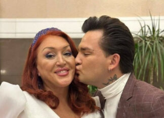 Женщина, ставшая женой своего сына, решила создать клуб знакомств с дамами 40+