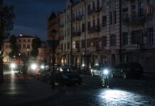 В понедельник свет будут выключать в течение всех суток