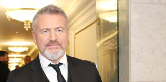 Агутин сам себя поздравил с днем рождения: жена и дочь не проявились