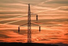 Укрэнерго вернуло графики отключений на понедельник