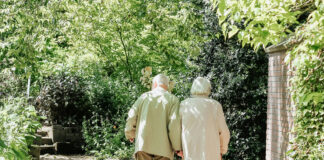 В Госдуме решают, как поощрять супругов за долгие браки