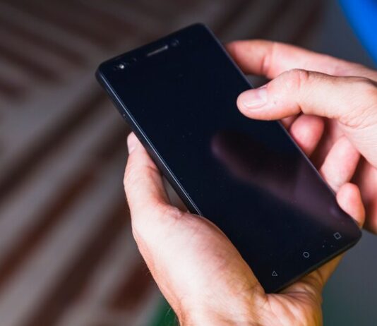 Профессиональное обслуживание и замена стекла на смартфоне с гарантией качества