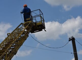 В Украине без света почти 1000 населенных пунктов