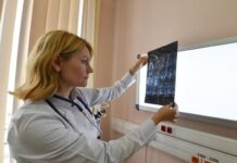 Госдума предложила в разы повысить МРОТ медикам