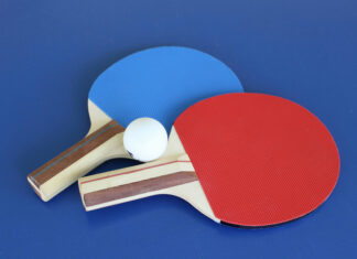 Юношу, засунувшего в тело теннисный шарик, решили отдать в спорт