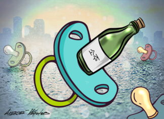 «Три бутылочки, и уносит»: чем опасен популярный у молодежи алкоголь соджу