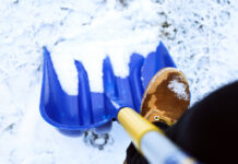 В Волгограде изобрели лопату с моторчиком: работа по уборке становится намного легче