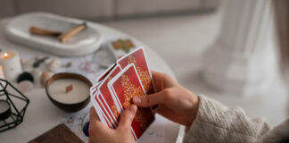 Эзотерик рассказала, как работает «карта желаний», и чем она отличается от вишлиста