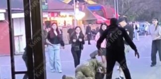 В Киеве подростки избили военного: есть задержанные