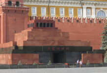 Возвращение Мавзолея: решится ли власть использовать его в качестве трибуны