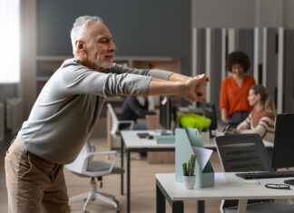 Тренажерный зал не нужен: названы помогающие дожить до 100 лет действия