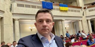 Народный депутат Долгий сложил мандат