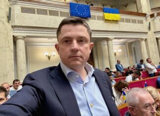 Народный депутат Долгий сложил мандат