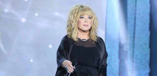 «Только попробуйте»: Пугачева в Латвии пригрозила европейским журналистам