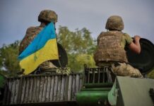 ВСУ устанавливают госфлаги в селе на Сумщине