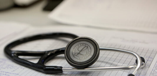 Новая страшилка соцсетей — «кортизоловое лицо»: что это и чем неприятно