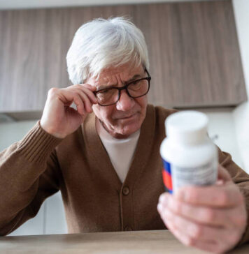 Обнаружена новая удивительная причина деменции: происходит за десятилетия до появления симптомов