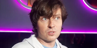 «Содержу нищих»: Прохор Шаляпин поставил памятники на пять пустых могил