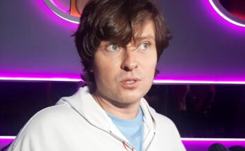 «Содержу нищих»: Прохор Шаляпин поставил памятники на пять пустых могил