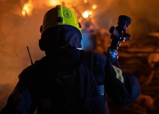 Взрывы и пожар: Николаев атакуют вражеские шахеды