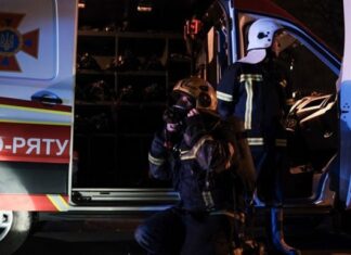 РФ попала в многоэтажный дом в Броварах, есть раненые