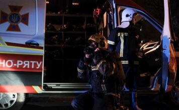 РФ попала в многоэтажный дом в Броварах, есть раненые