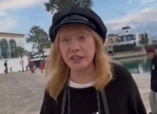 Российский артист одной фразой осадил кайфующую на Кипре Пугачеву