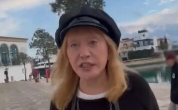 Российский артист одной фразой осадил кайфующую на Кипре Пугачеву