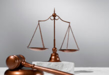 Язык российских законов стал непосильным для понимания обывателями