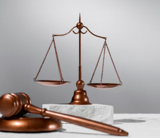 Язык российских законов стал непосильным для понимания обывателями