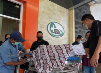 Личинки и стекло в еде: в азиатской стране растет негодование качеством школьного питания