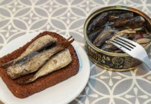 Новый год со вкусом дефицита: москвичи вспомнили, какой ценой собирался праздничный стол полвека назад