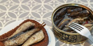 Новый год со вкусом дефицита: москвичи вспомнили, какой ценой собирался праздничный стол полвека назад