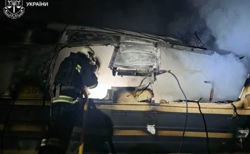 Удар по поезду: фрагменты тел принадлежат 6 людям