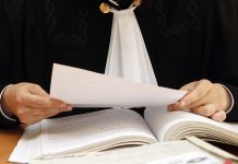 Адвоката заставили вернуть деньги клиентке: составлял ненужные жалобы