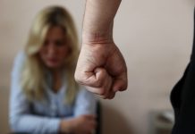 «Стал агрессивным, угрожал»: тайка хочет вернуть русского мужа в Казань