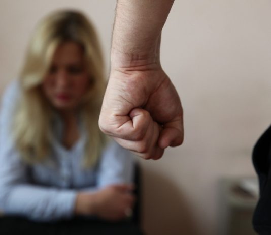 «Стал агрессивным, угрожал»: тайка хочет вернуть русского мужа в Казань