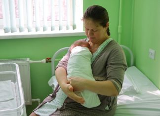 «Богатырский рейтинг пополнился новым рекордом»: на свет появился младенец весом почти 8 килограммов